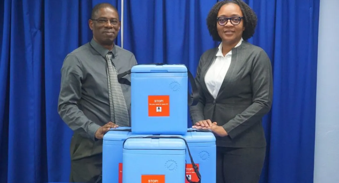 Saint Lucia: Health Ministry receives 80 vaccine carriers from PAHO ...