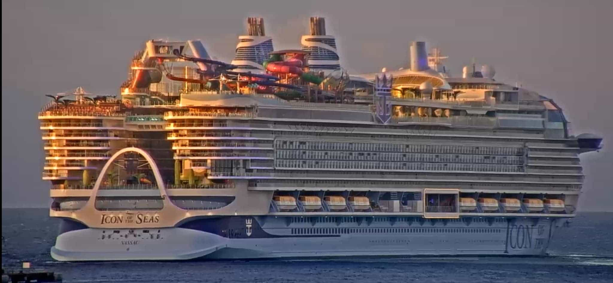 Icon of the Seas at St Marteen. (Credits: Harold Renov, Facebook)